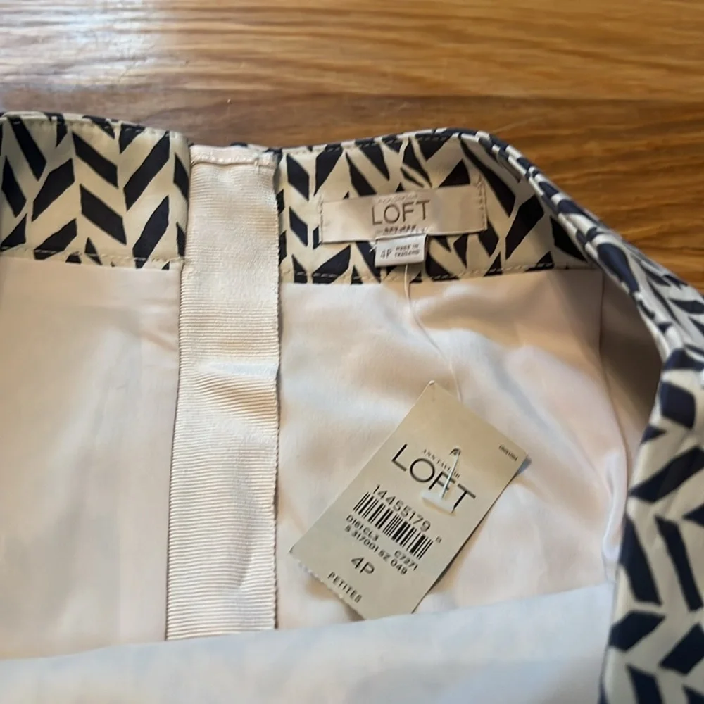 Ann Taylor Loft Petites Beige and gray Pencil Skirt Size‎ 4P, NWT